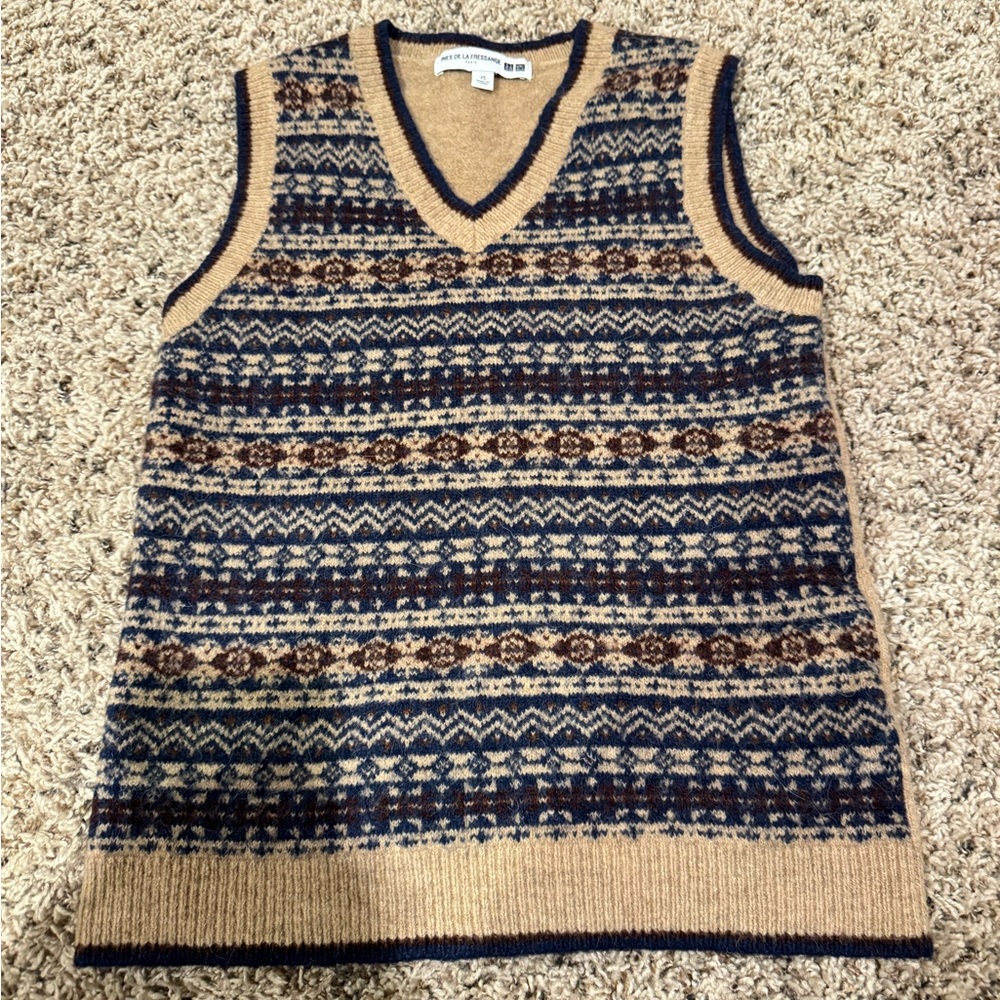 Uniqlo sweater vest